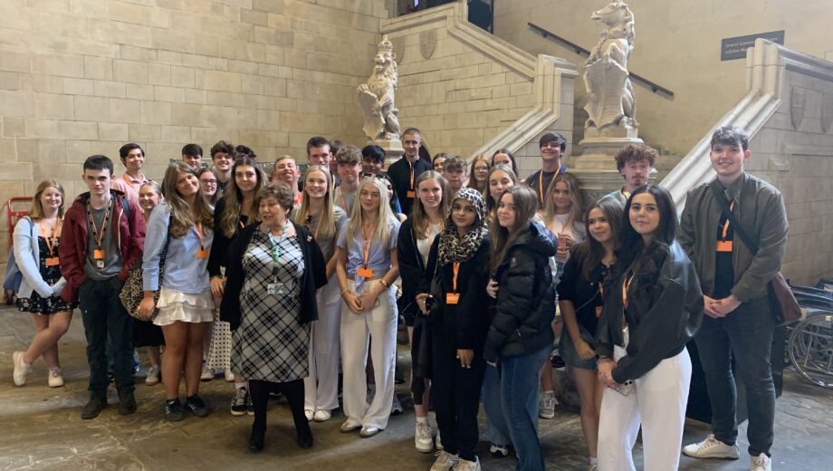 A large group of students in politics