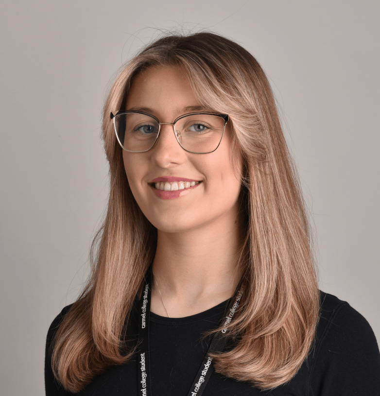 Photo of Niamh Hurstfield