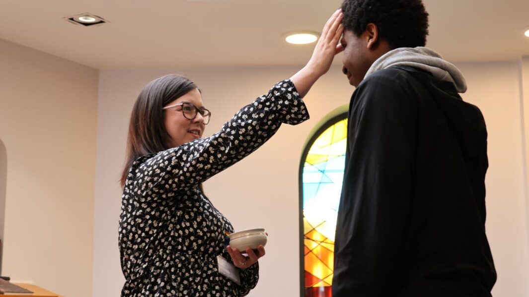 Ash Wed ashes distribution