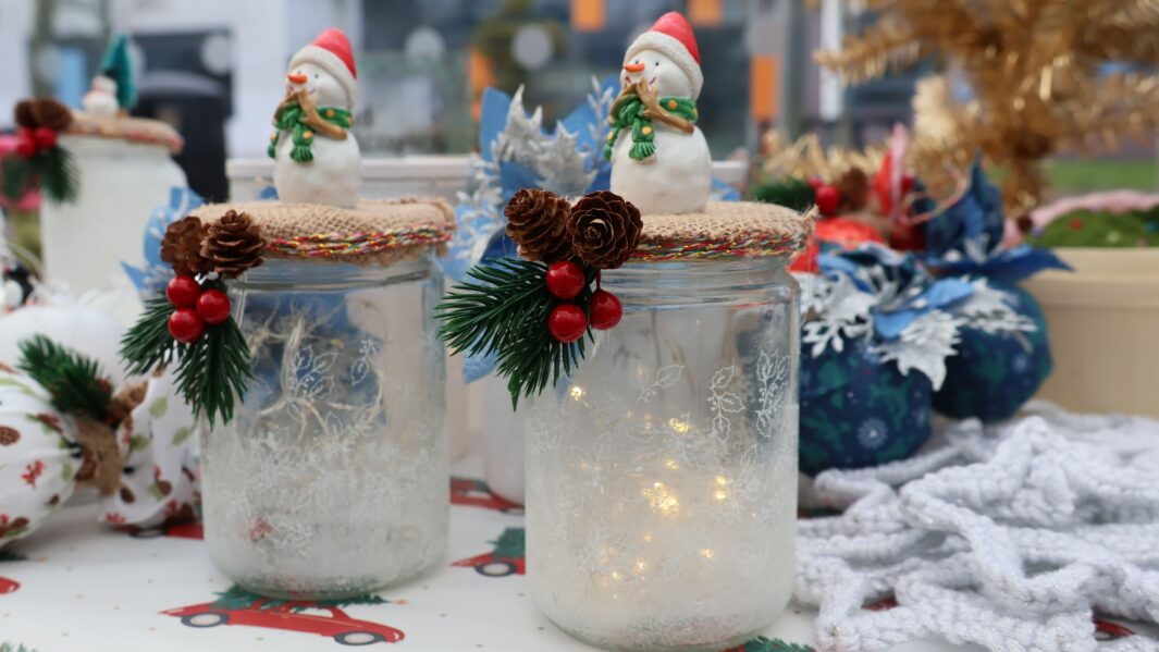 Christmas gifts 0 2 glass jars
