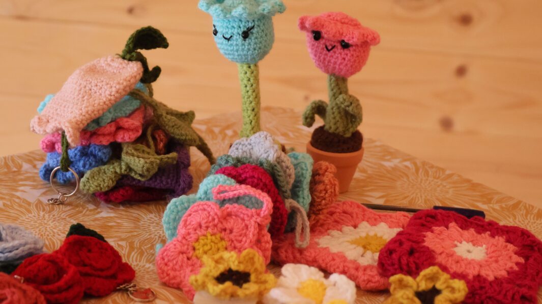 knitted flower pots